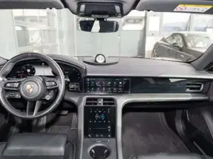 Porsche Taycan Bild 12