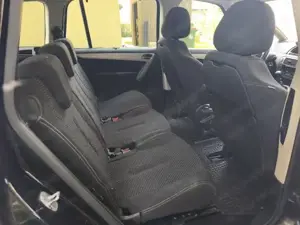 Citroen C4 Picasso 1,6 HDI. 111 PS  182000 km Bild 8