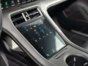 Porsche Taycan Bild 18