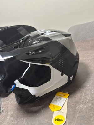 Fox V3 Helm Bild 3