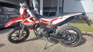 Verkaufe Rieju MRT 50 Bild 2