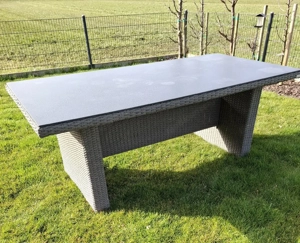 Gartentisch Bild 2