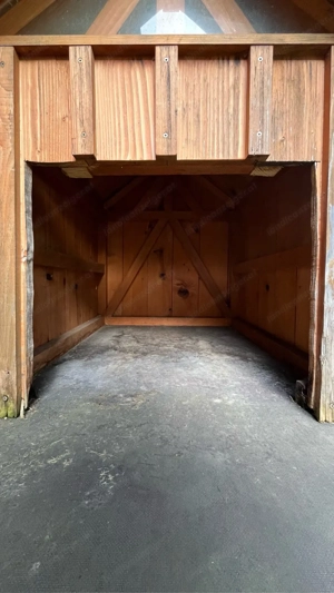 Hundehütte aus massivem Holz   zu verschenken Bild 6