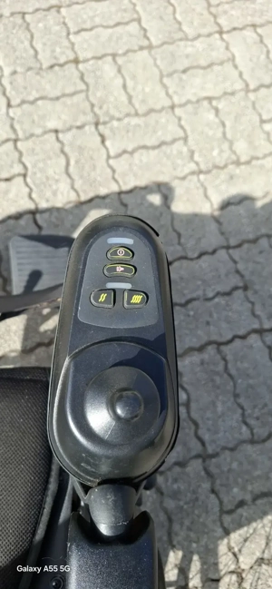 Elektro Rollstuhl AKKU NEU !!! auch manuell benutzbar Bild 3