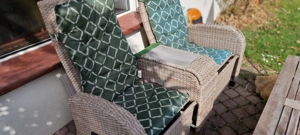 Zweiersitzbank außen leicht beschädigt zum ausklappen Bild 2