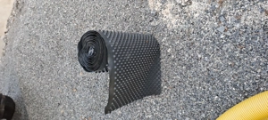 Rest einer Noppenmatte zu Verschenken