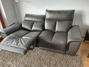  Zweisitzer Ledercouch elektrisch wie Neu  Bild 2