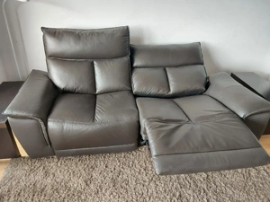  Zweisitzer Ledercouch elektrisch wie Neu  Bild 4