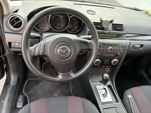Mazda 3 2006 Bild 2