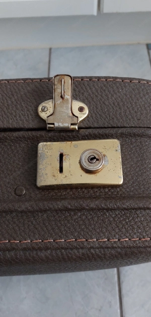 Antiker Koffer 1950er 1960er Jahre  Bild 6