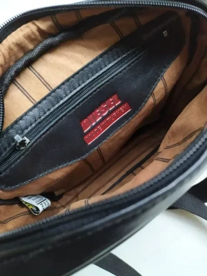 Herren-Ledertasche von Levi's. Bild 5