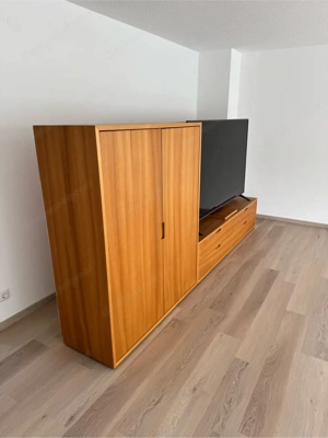 Tischler-Wohnwand aus Rüsterholz (Ulme) inklusive 75" LG Smart-TV zu verkaufen Bild 2
