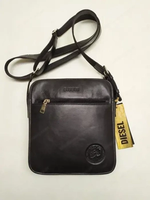 Herren-Ledertasche von Levi's. Bild 4