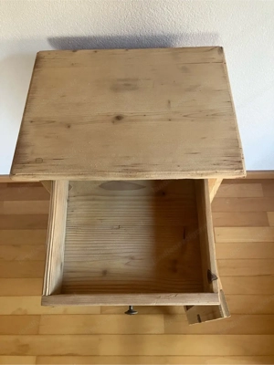 Nachtkästchen Bild 3