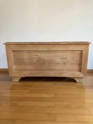 Holztruhe 