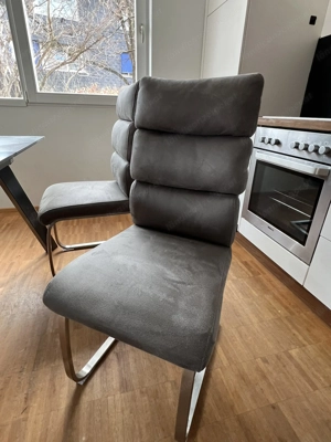 Tisch mit Sitzbank und 2 Stühlen Bild 2