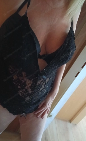 Blonde reife  sterreicherin 