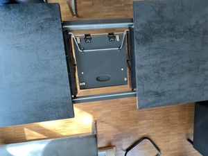 Tisch mit Sitzbank und 2 Stühlen Bild 6