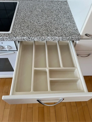 Einbauküche inklusive Geräte Bild 16