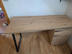 Schreibtisch 