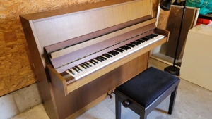 Klavier mit schönem Klang Bild 3