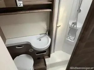 Knaus Live Wave 650 mg mit Hubbett und Festbett Bild 3