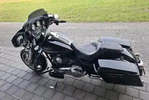 Harley Davidson Street Glide FLHX Bild 2