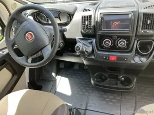 Knaus Live Wave 650 mg mit Hubbett und Festbett Bild 6