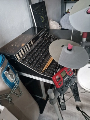 E-Schlagzeug der Marke  KAT KT3  Bild 2