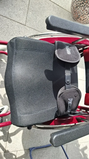 Rollstuhl Marke Berollka! NP 8.300,- Bild 5