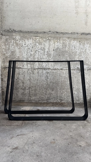 Design-Tischkufen in Trapezform Bild 3