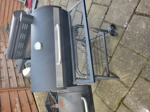 Holzkohlegrill zu verschenken  Bild 2