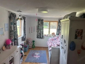 Lichtdurchflutete 4 Zimmer Terrassenwohnung mit Tollem Ausblick Provisionsfrei  Bild 9