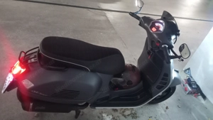 Vespa 300 GTS Super Bild 5