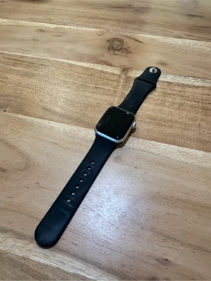 Apple Watch SE Bild 2