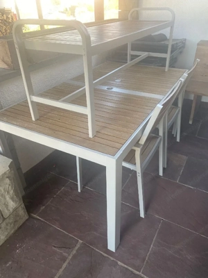Gartentisch mit 4 Stühlen und einer Bank zu verschenken 