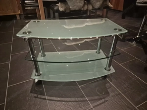 Couchtisch aus Glas und Chromstahl . Bild 2