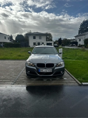 BMW 3er E90 | 125 kW | 2009 | Austauschmotor | AHK | 8-fach bereift Bild 3