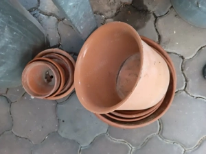 Tonschalen und Töpfe.  Bild 3