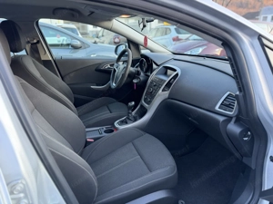 Opel Astra Kombi 1.7CDTI Vorgeführt Bild 7
