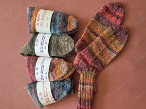 von Hand gestrickte Socken Bild 3