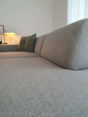 Modernes Sofa mit grauen Bezug aus Wolle Bild 2