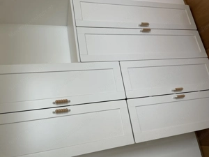 Wickelkommode und Kleiderschrank  Bild 2