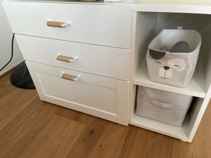 Wickelkommode und Kleiderschrank  Bild 3