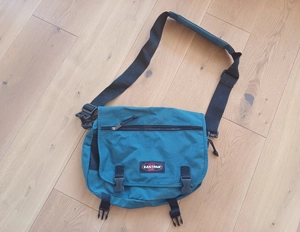 Eastpak Umhängetasche zu verkaufen
