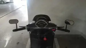 Vespa 300 GTS Super Bild 1