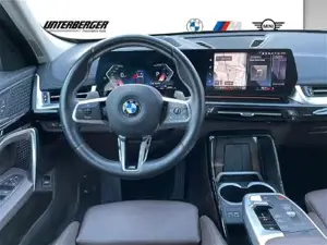 BMW X1 xDrive20d xLine // elektr. Anhängerkupplung // Head-Up // Komfortzugang Bild 7
