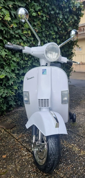 Kinder Elektroroller, Vespa Piaggio Bild 3