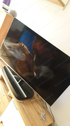 Phillips AMBITLIGHT 58 Zoll (146 cm) 4K Ultra HD LED mit einer Auflösung von 3840 x 2160 Pixeln