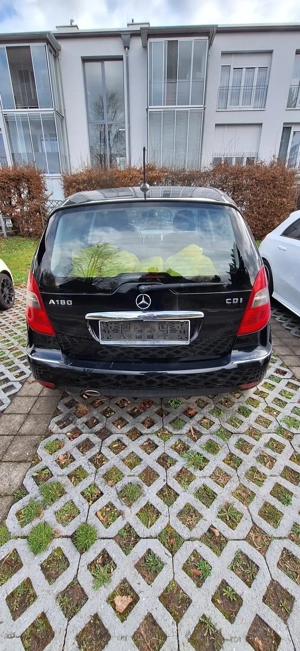 Mercedes A180 Bild 3